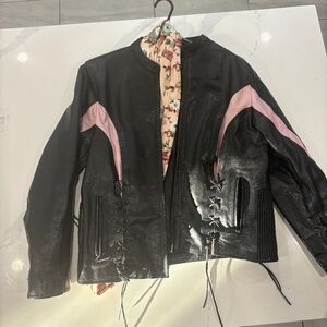 Vintage Women’s biker jacket 100% leather